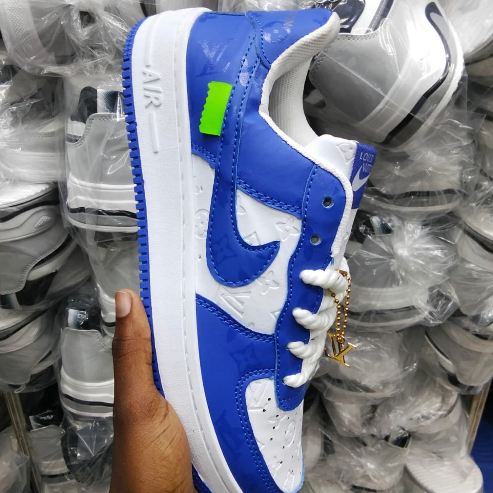Louis Vuitton x Nike Air Force 1 Low thumbnail 3