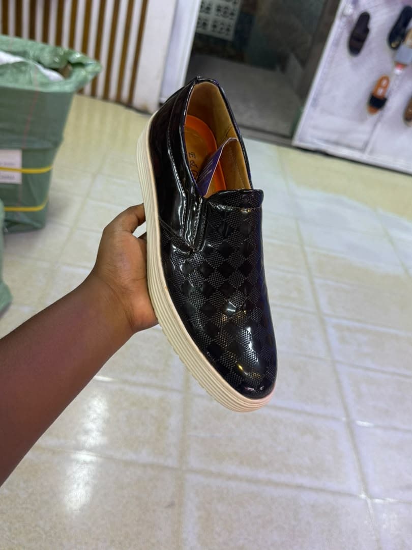 E & G Classic Men's Smart Casual Leather Slip-On Loafers thumbnail 2