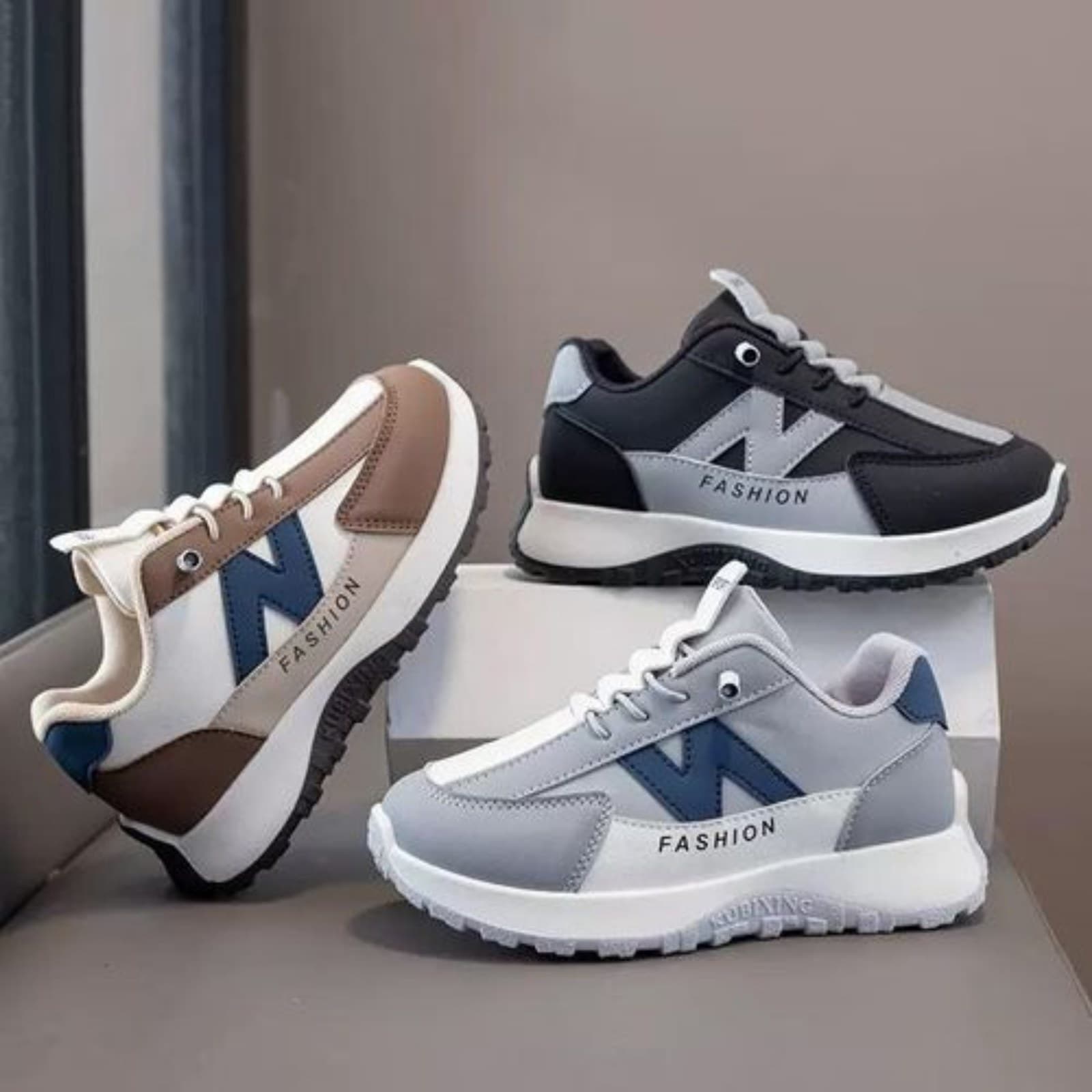 Kids lightweight sneakers